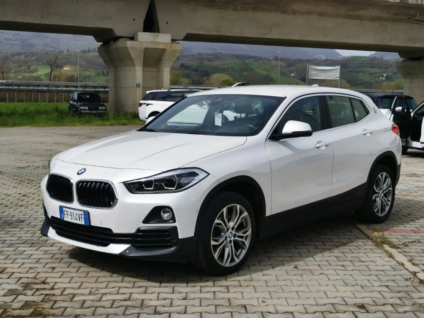 BMW X2 X2 sDrive18d Msport Bílá - 1