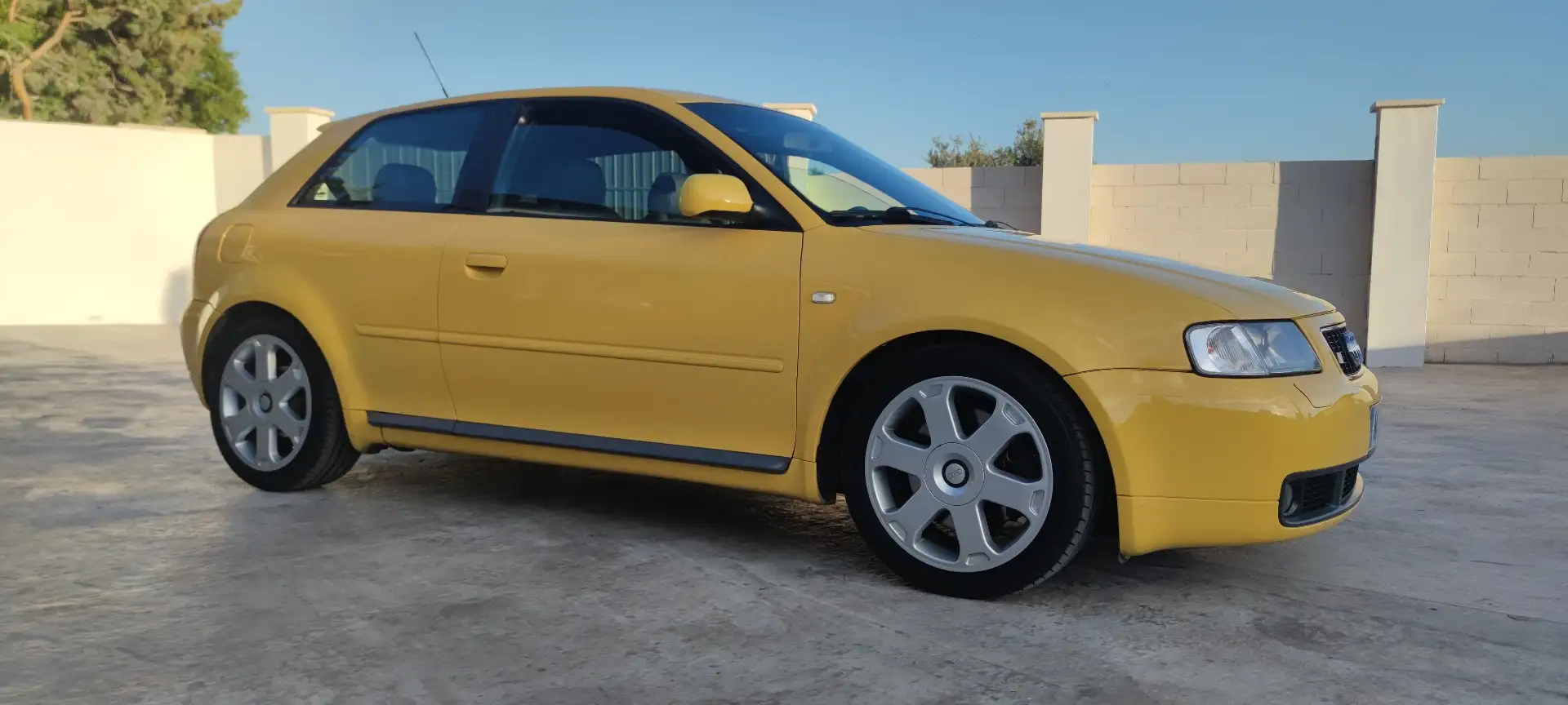 Audi S3 1.8 T quattro Jaune - 1