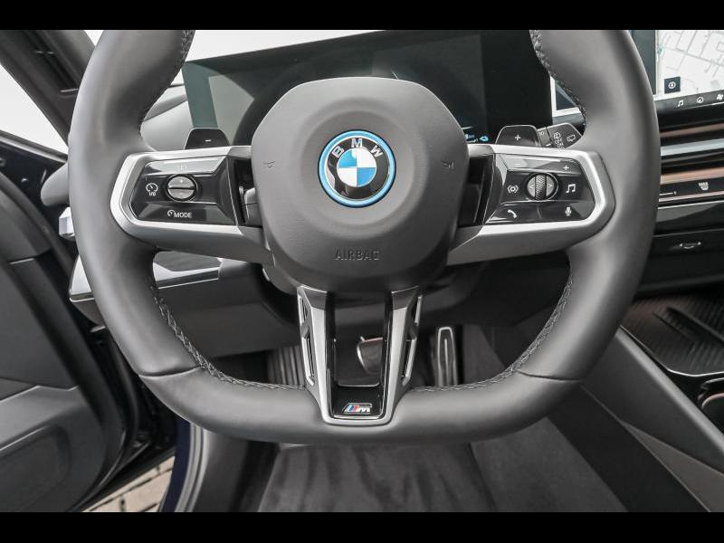 BMW 550 xDrive Touring — photo 7