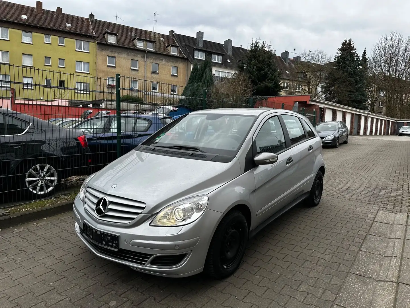 Mercedes-Benz B 150 B -Klasse B 150 TÜV NEU*AUTOMATIK* Argintiu - 1