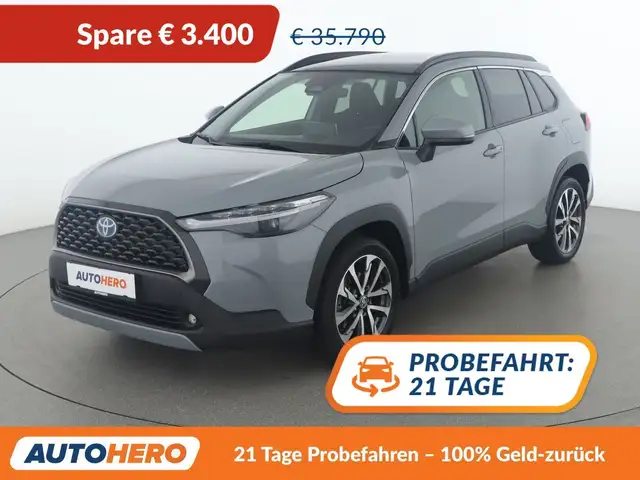 Toyota Corolla Cross 2.0 Hybrid AWD Design