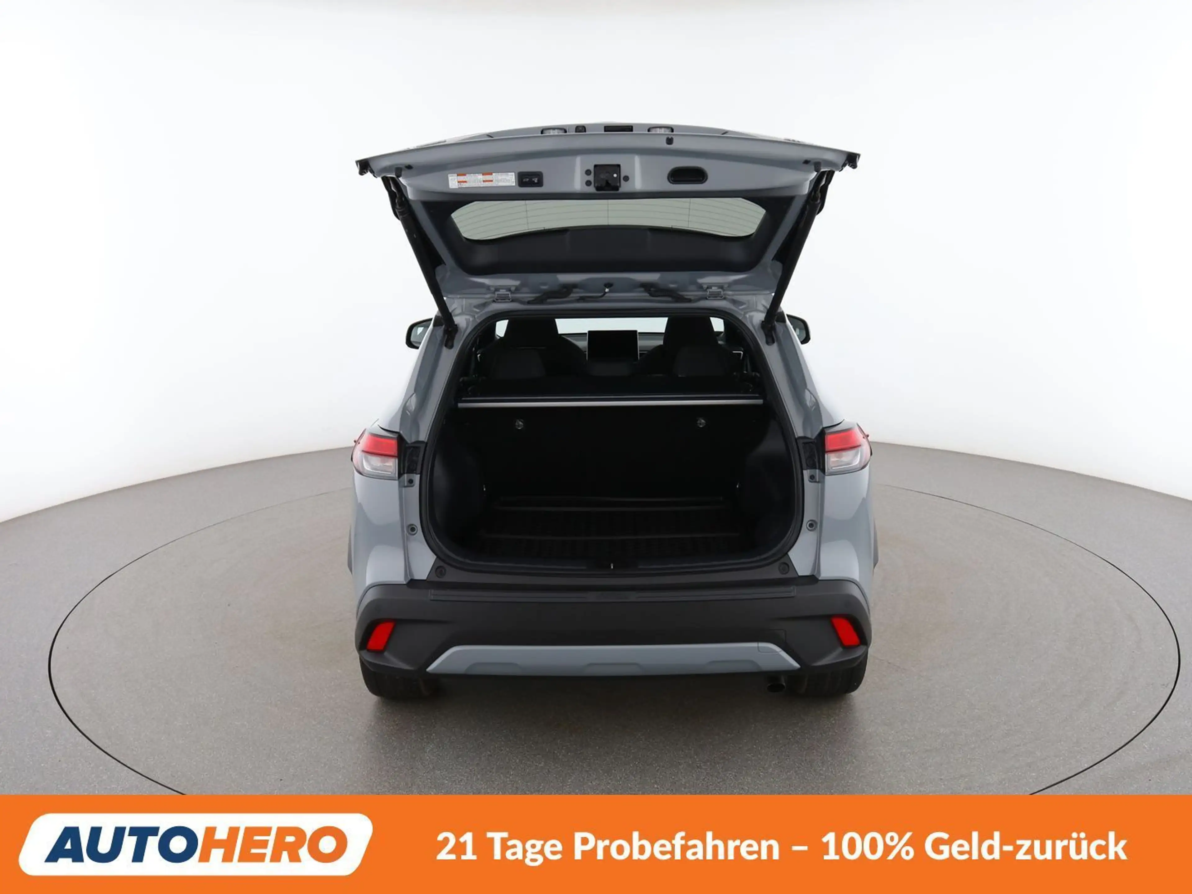 Toyota Corolla Cross 2.0 Hybrid AWD Design — photo 16