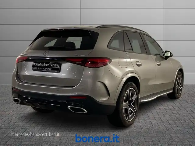 Mercedes-Benz GLC view 3