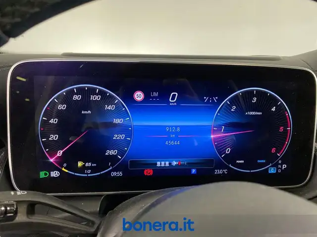 Mercedes-Benz GLC view 14