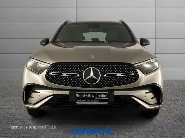 Mercedes-Benz GLC view 4