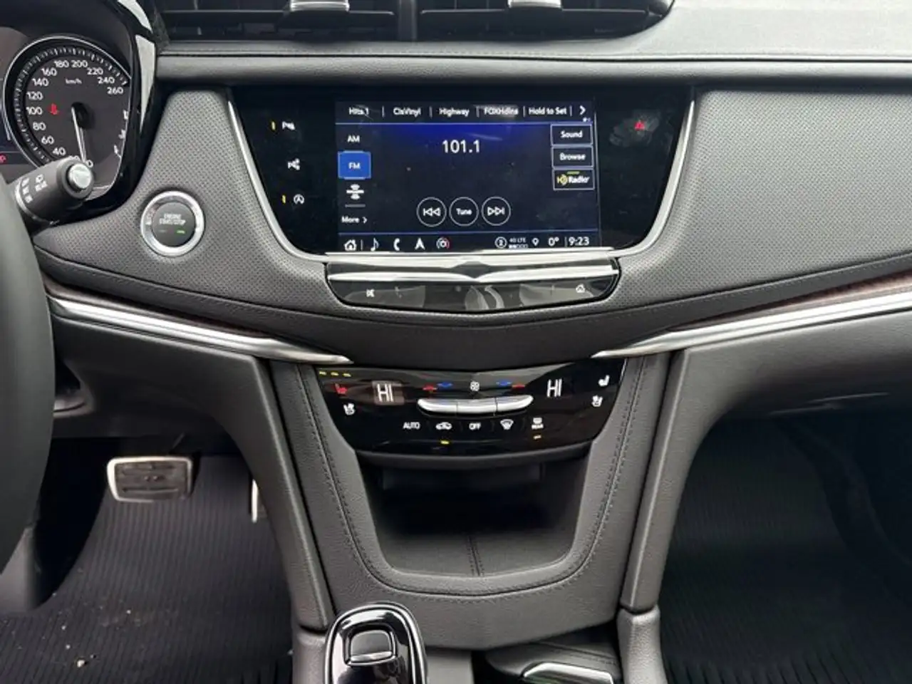 Cadillac XT5 снимка Cadillac XT5