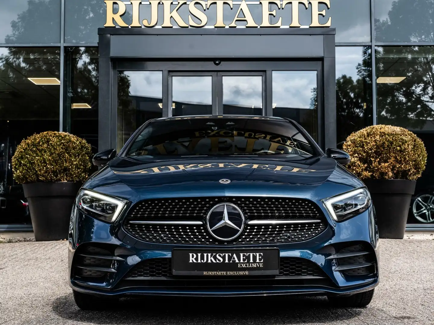 Mercedes-Benz A 250 A250e AMG|PANO|BURMESTER|360° CAMERA|18'' Bleu - 2