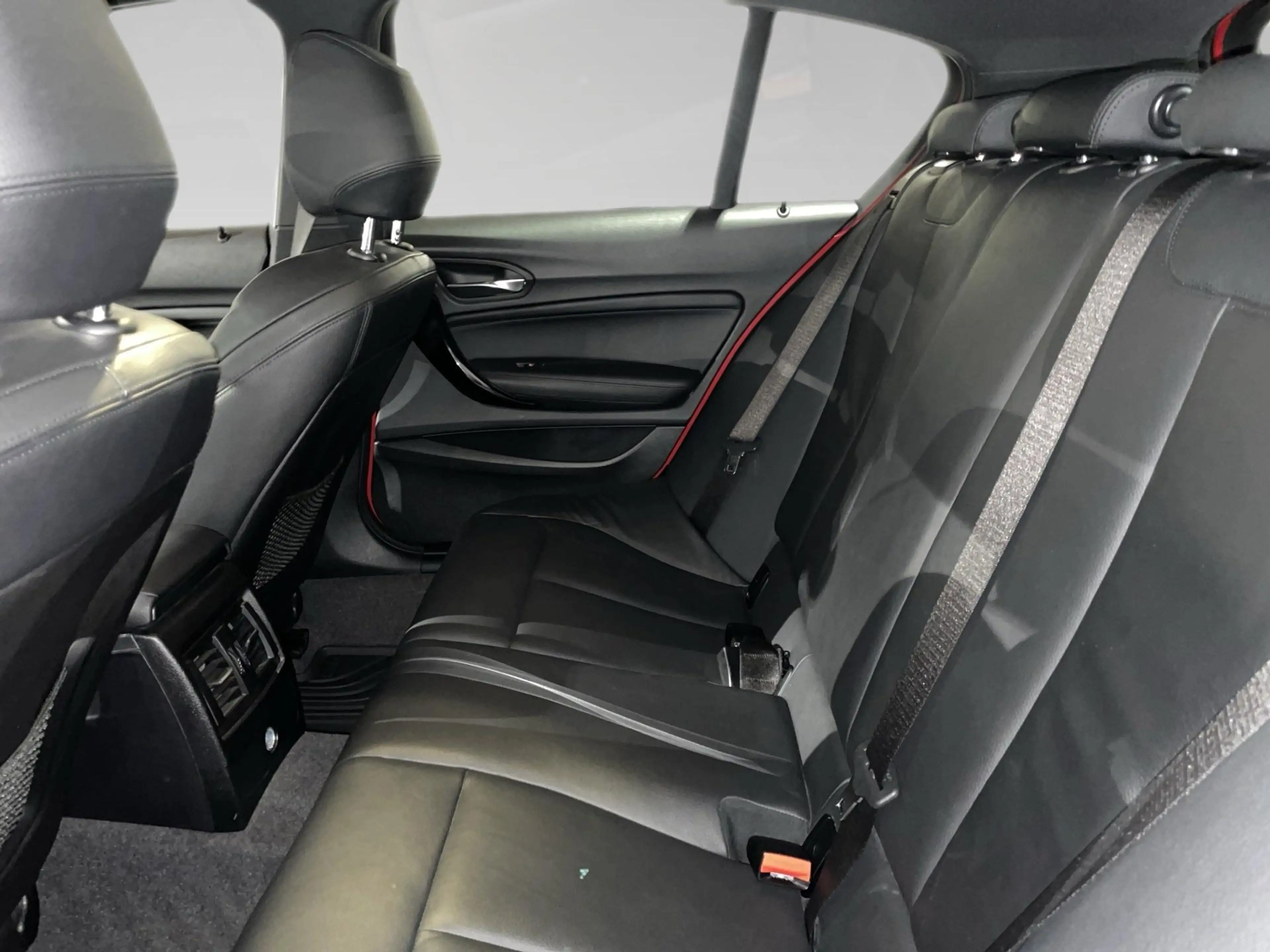 BMW 140 1 Reeks Hatch 3.0 M140i xDrive — photo 11
