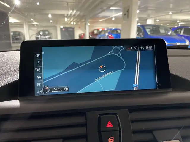BMW 1 Series view 3