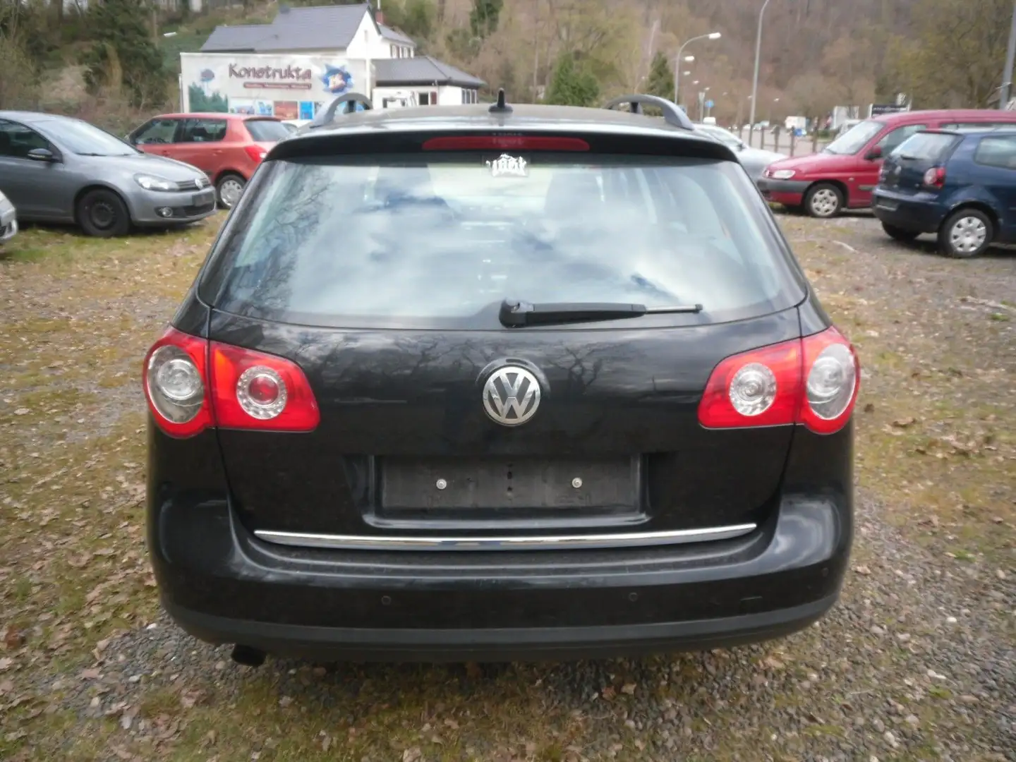 Volkswagen Passat Variant Trendline 122 PS Navi Klimaautom Noir - 2
