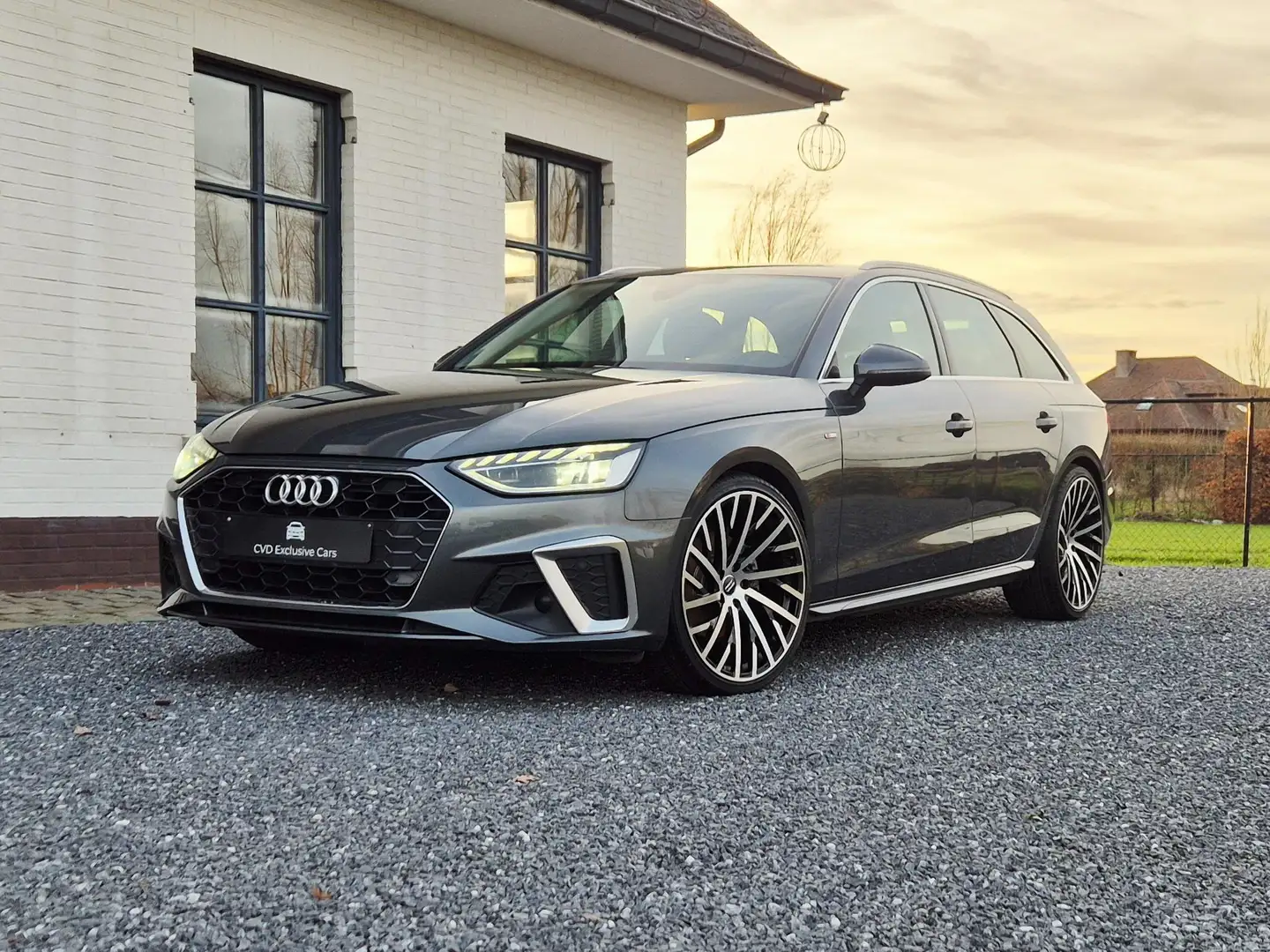 Audi A4 A4 Avant 30 TDI S tronic S line-Virtual-Matrix Gris - 2