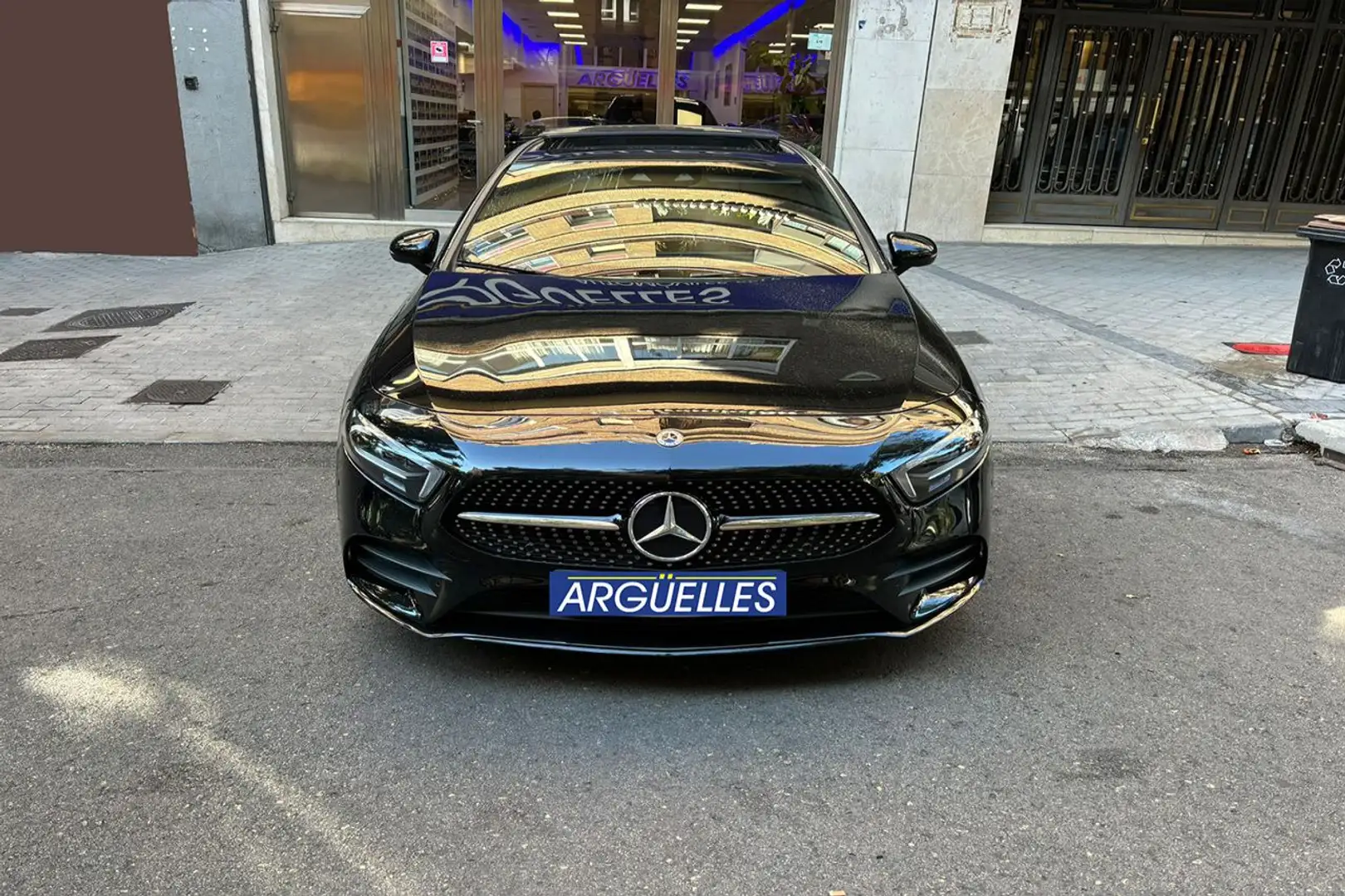 Mercedes-Benz E 250 AMG Line 218cv Schwarz - 2