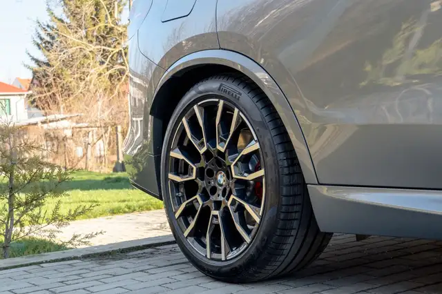BMW X5 view 7