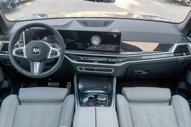 BMW X5 view 14