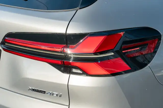 BMW X5 view 9