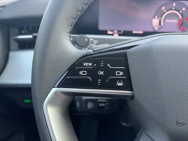 Audi Q3 view 15