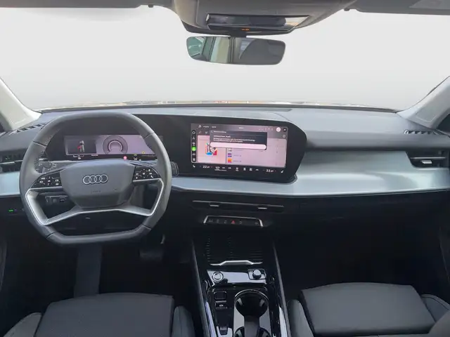 Audi Q3 view 8