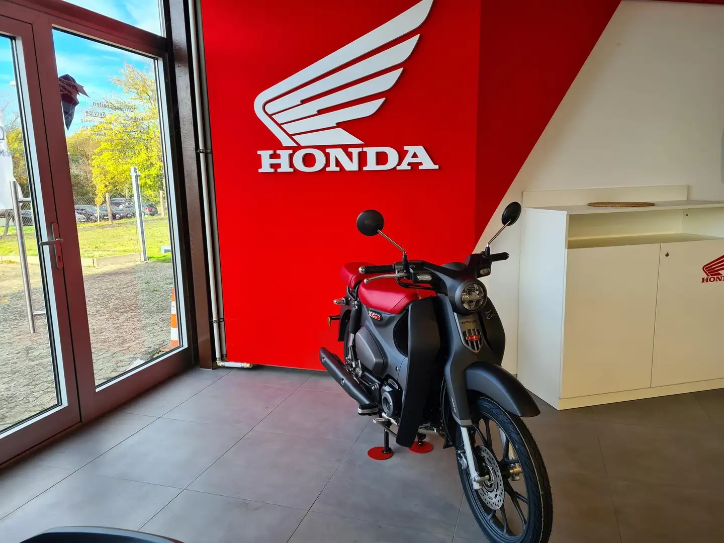 Honda Super Cub Vorführfahrzeug / Garantiestart 10/24 Grigio - 2
