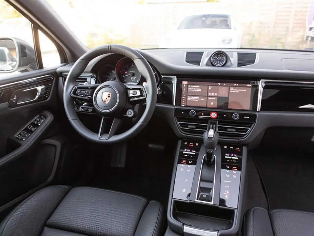 Porsche Macan снимка Porsche Macan