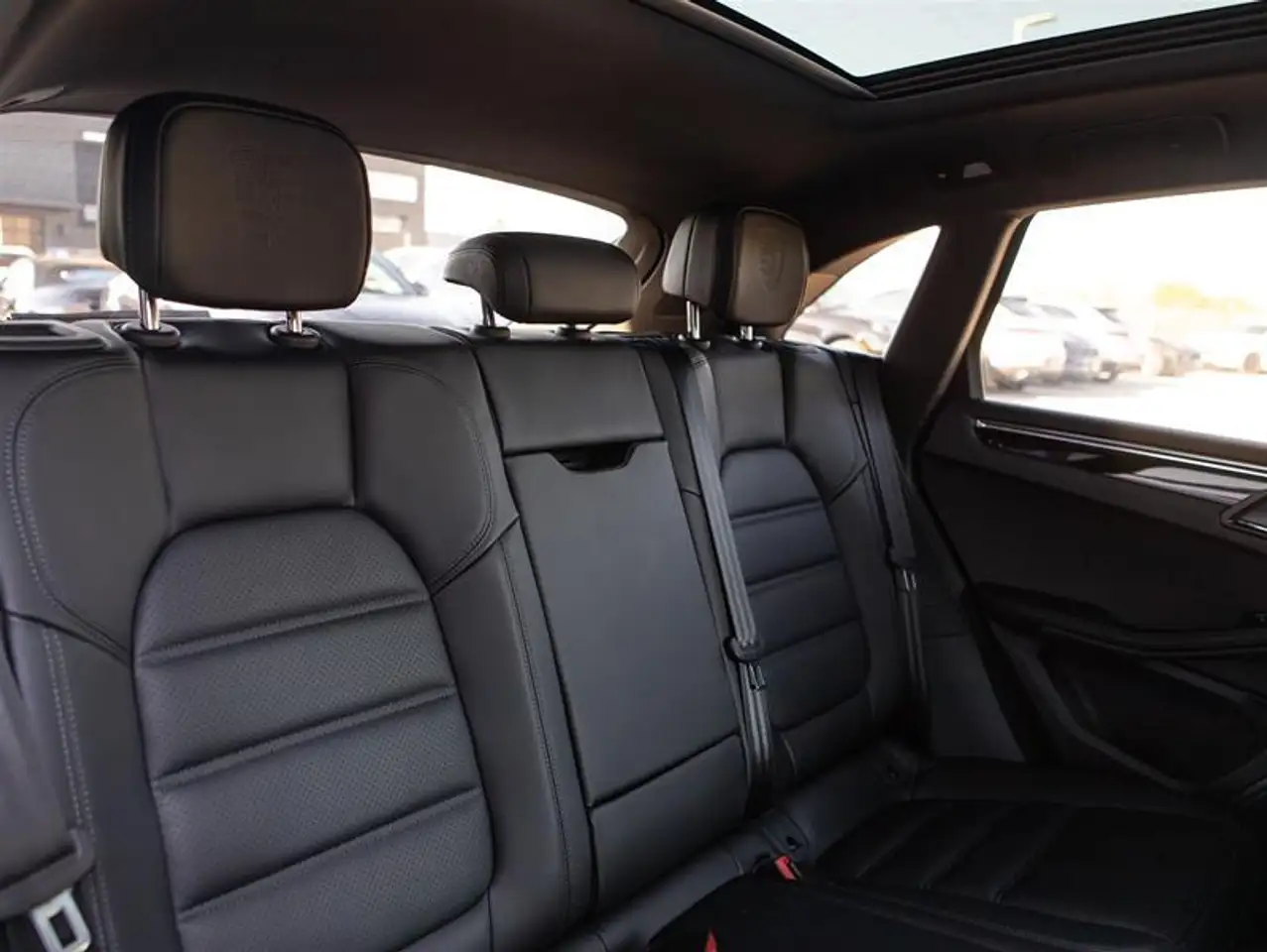 Porsche Macan снимка Porsche Macan