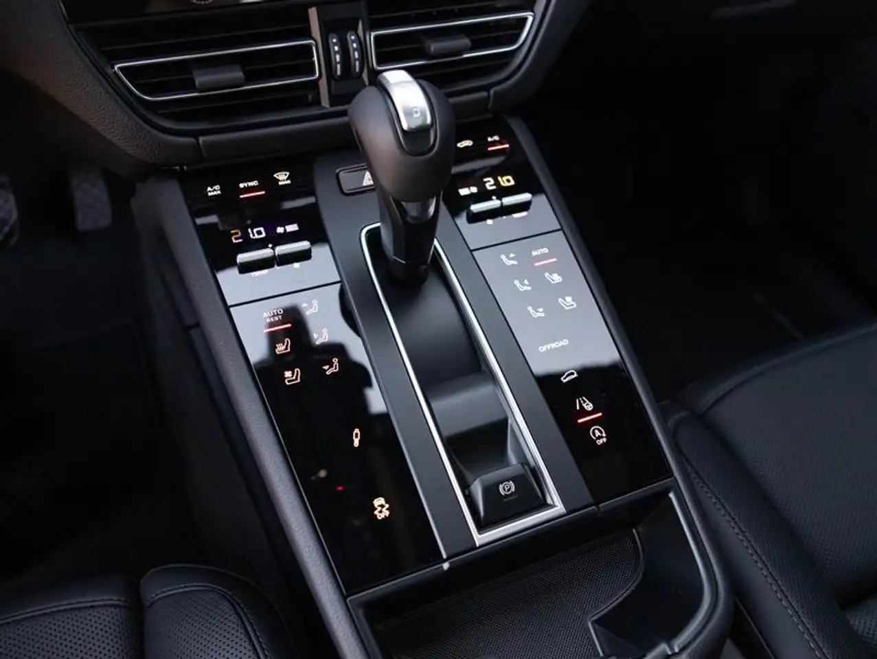 Porsche Macan снимка Porsche Macan