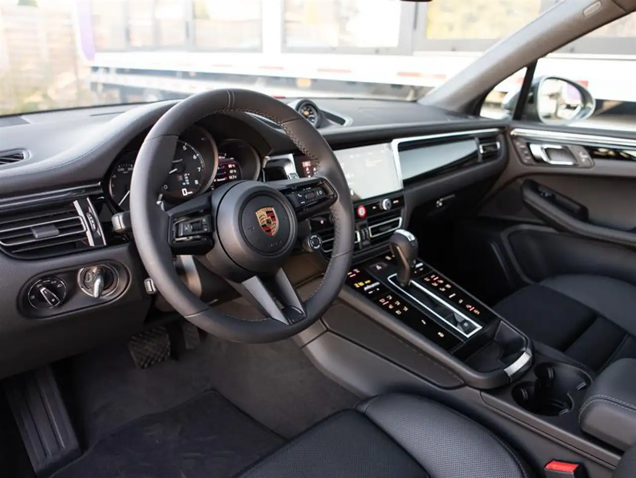 Porsche Macan снимка Porsche Macan