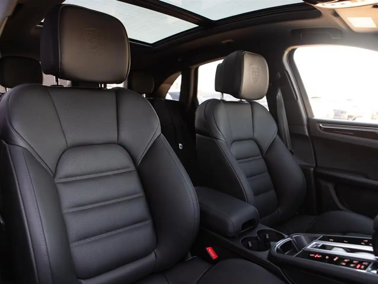 Porsche Macan снимка Porsche Macan
