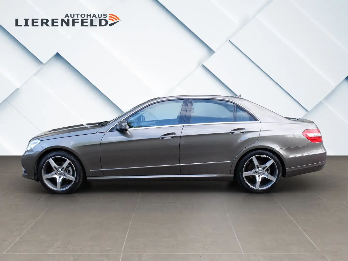 Mercedes-Benz E 200 CDI Avantgarde Automatik Navi AHK Grau - 2