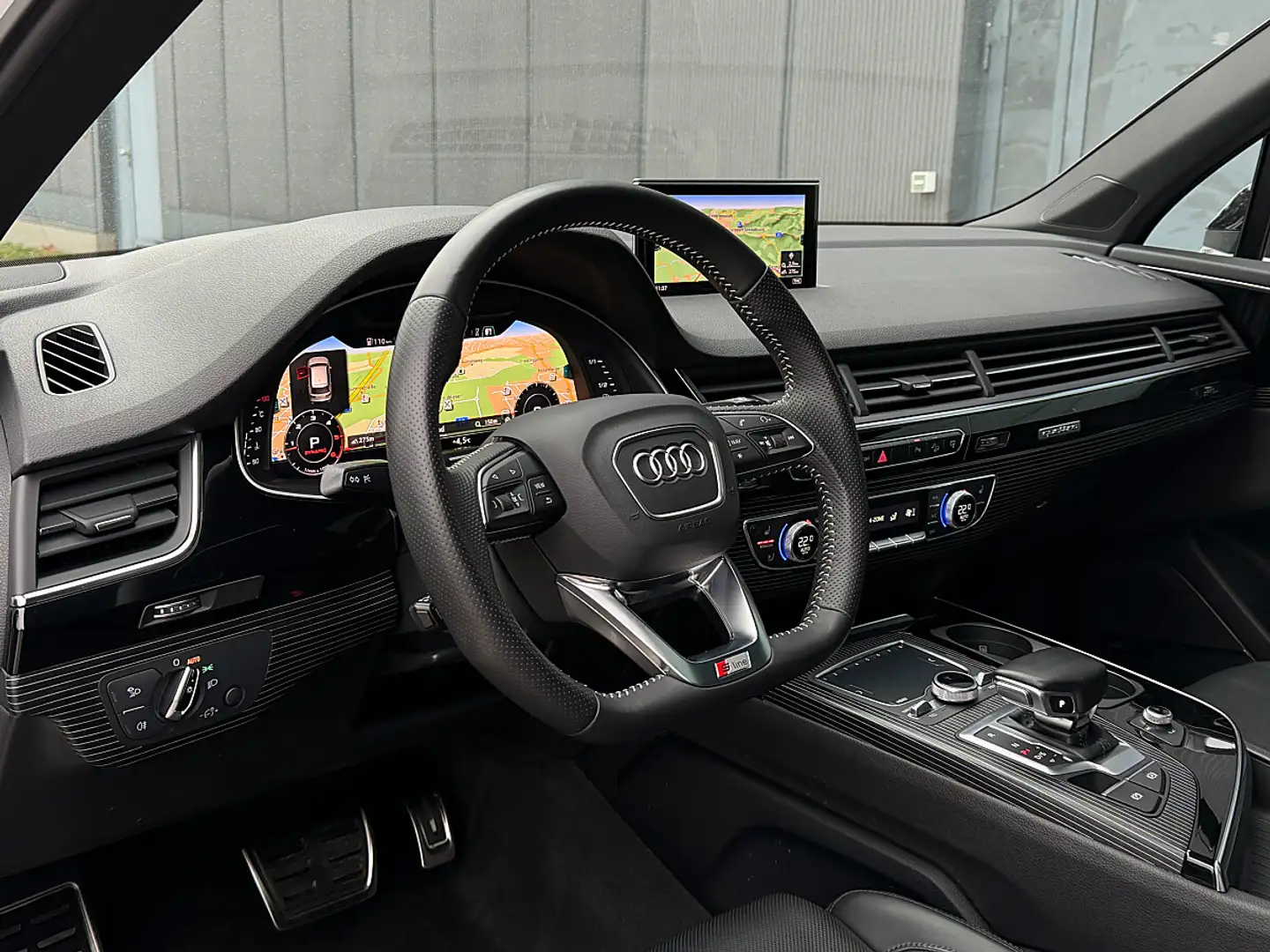 Audi Q7 3,0 TDI // S-Line // Luftfahrwerk // 7 Sitze //... Weiß - 2