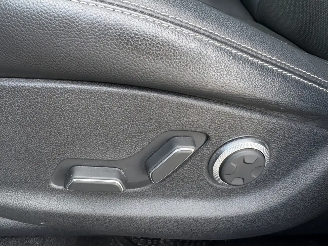 Genesis GV70 снимка Genesis GV70