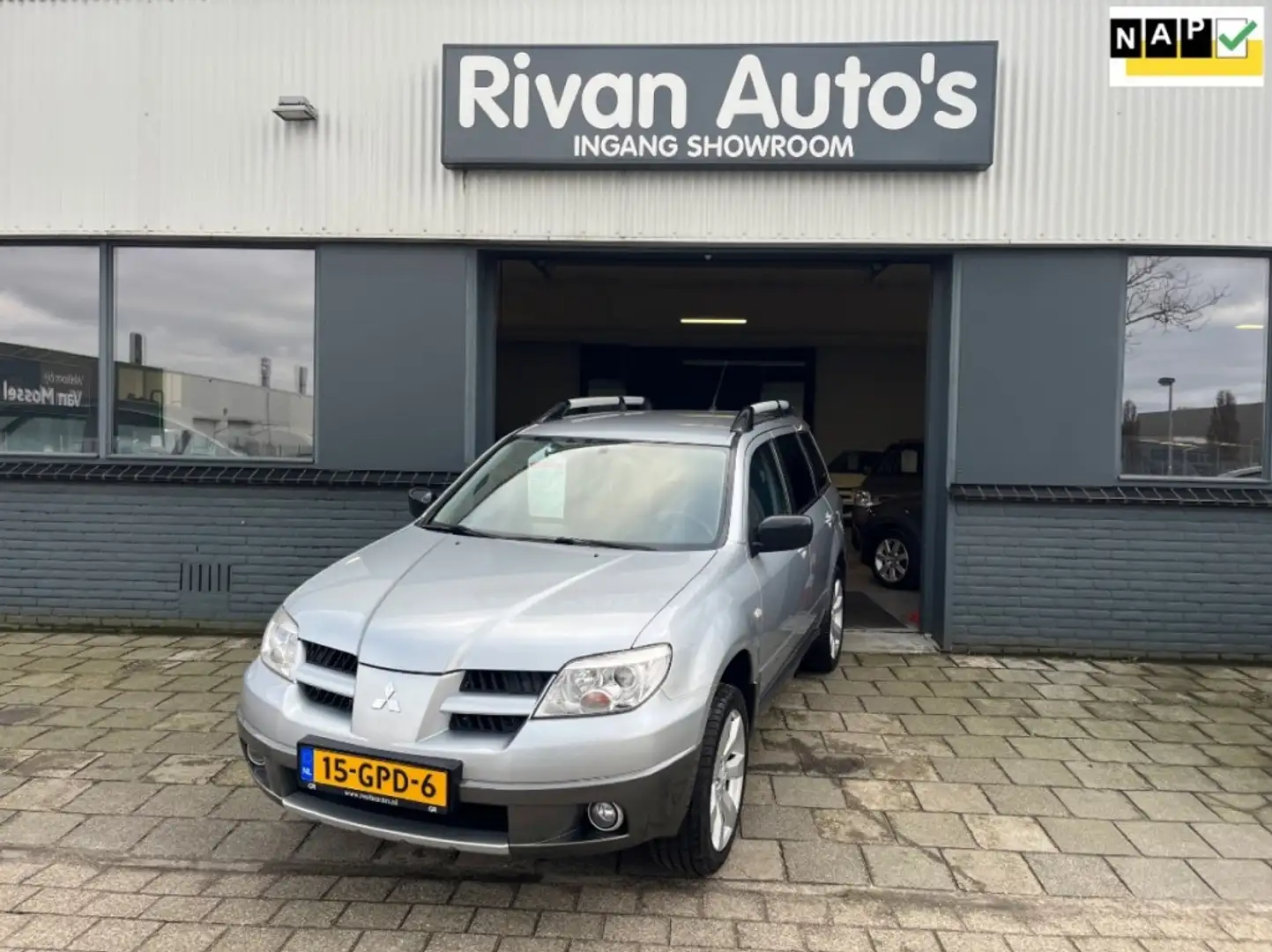 Mitsubishi Outlander 2.0 sport travel Grijs - 1