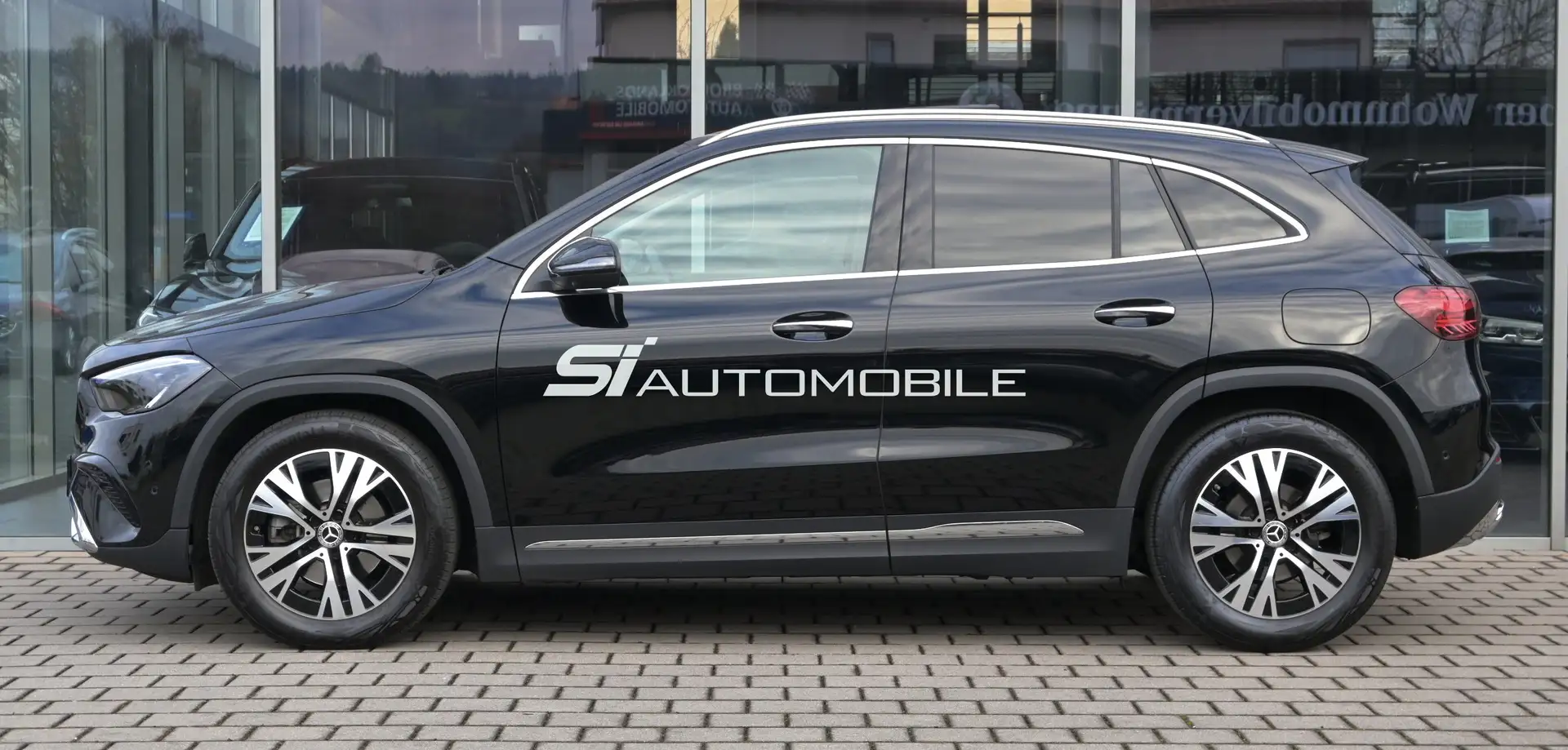 Mercedes-Benz GLA 180 d DCT Progressive *ACC*PANO*MEMORY*KEYLESS* Noir - 2