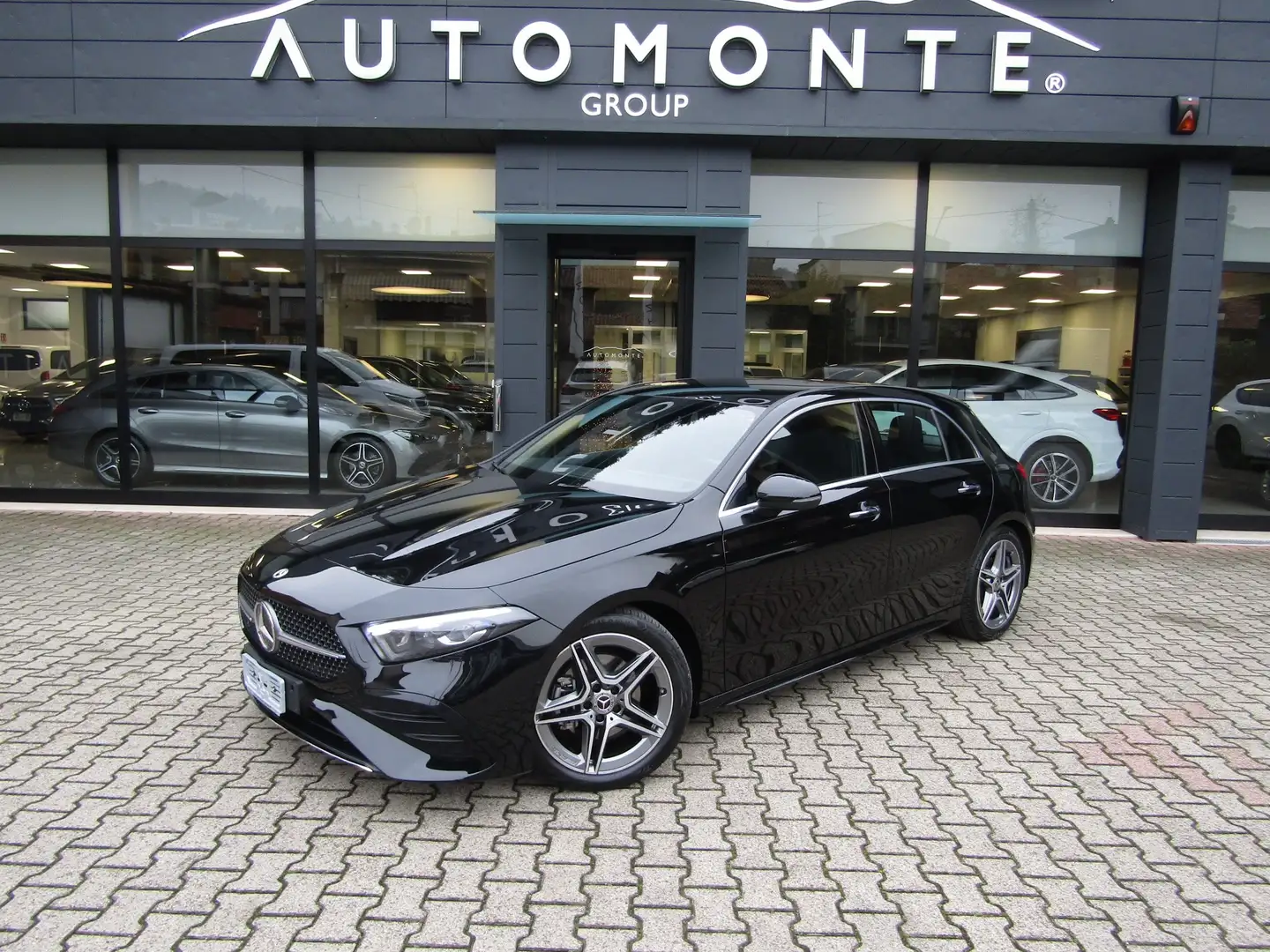 Mercedes-Benz A 200 d AMG LINE PREMIUM AUTO,LED DINAMIC,DISTRONIC Noir - 1