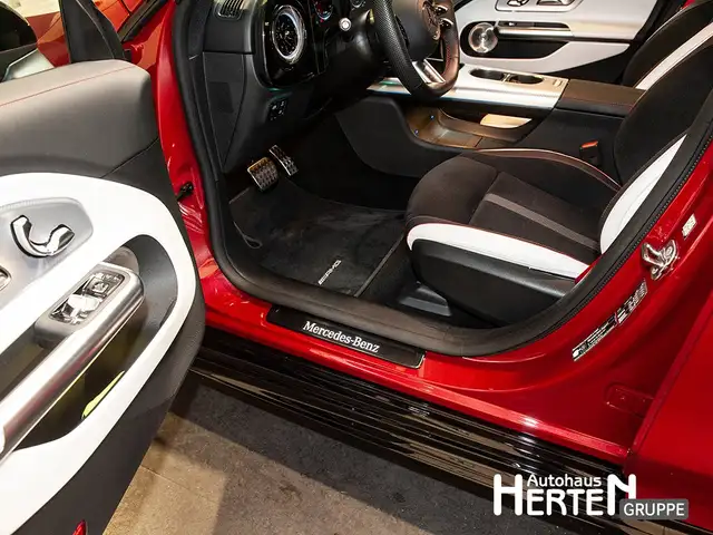Mercedes-Benz Cla view 12