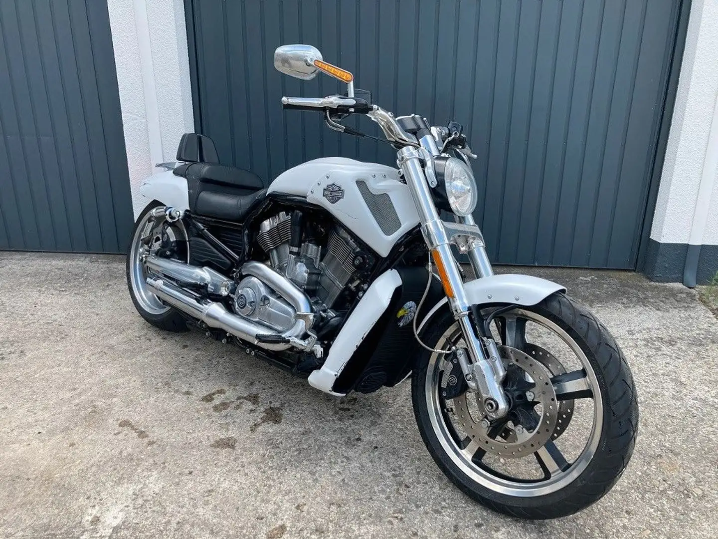 Harley-Davidson V-Rod Muscle 1250 VRSCF Penzl Klappenauspuff Biały - 1