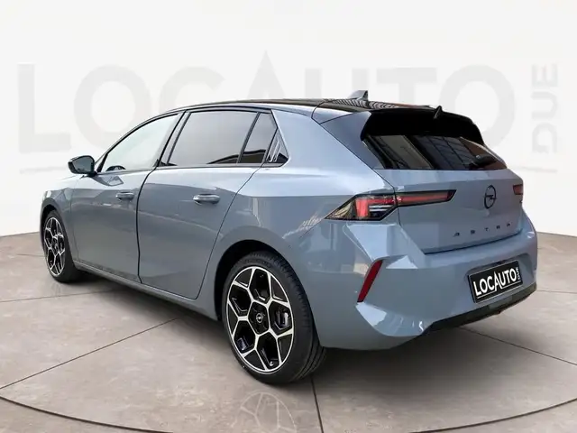 Opel Astra view 5