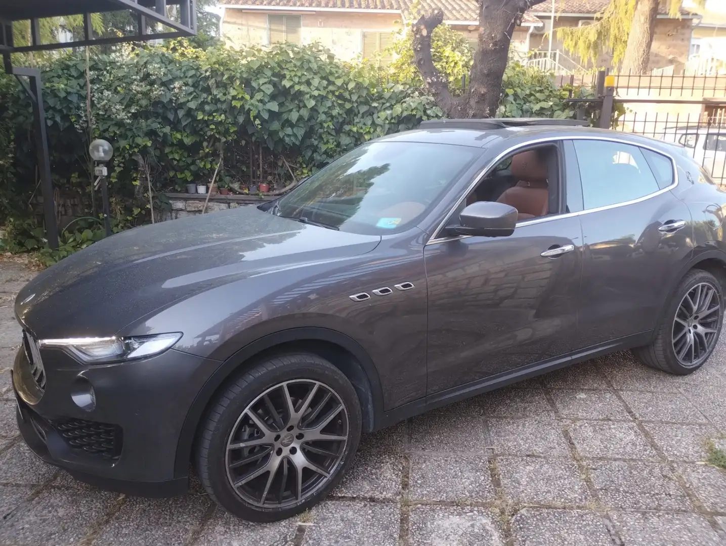Maserati Levante 3.0 V6 350cv auto my19 Gris - 1