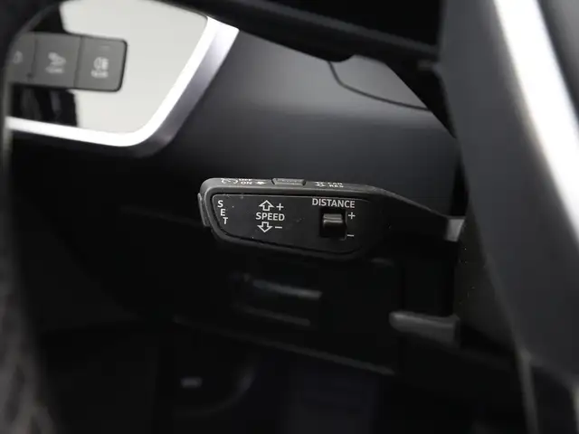 Audi A6 view 14