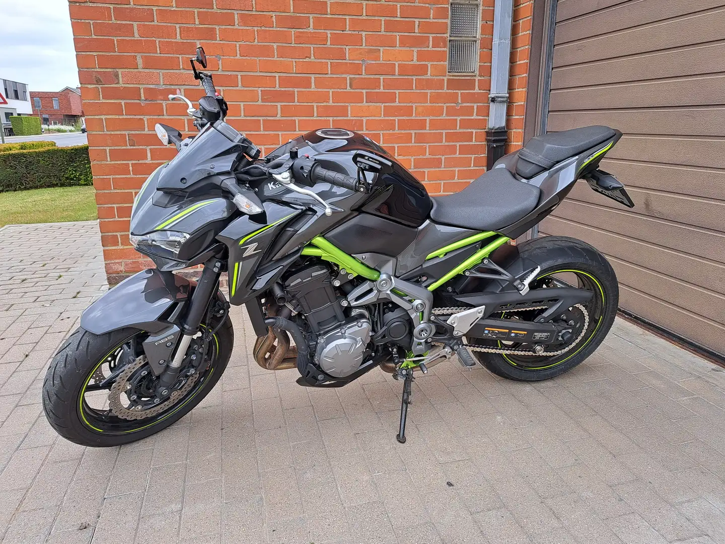 Kawasaki 900 Z siva - 1