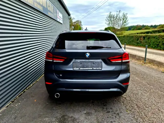 BMW X1 view 4