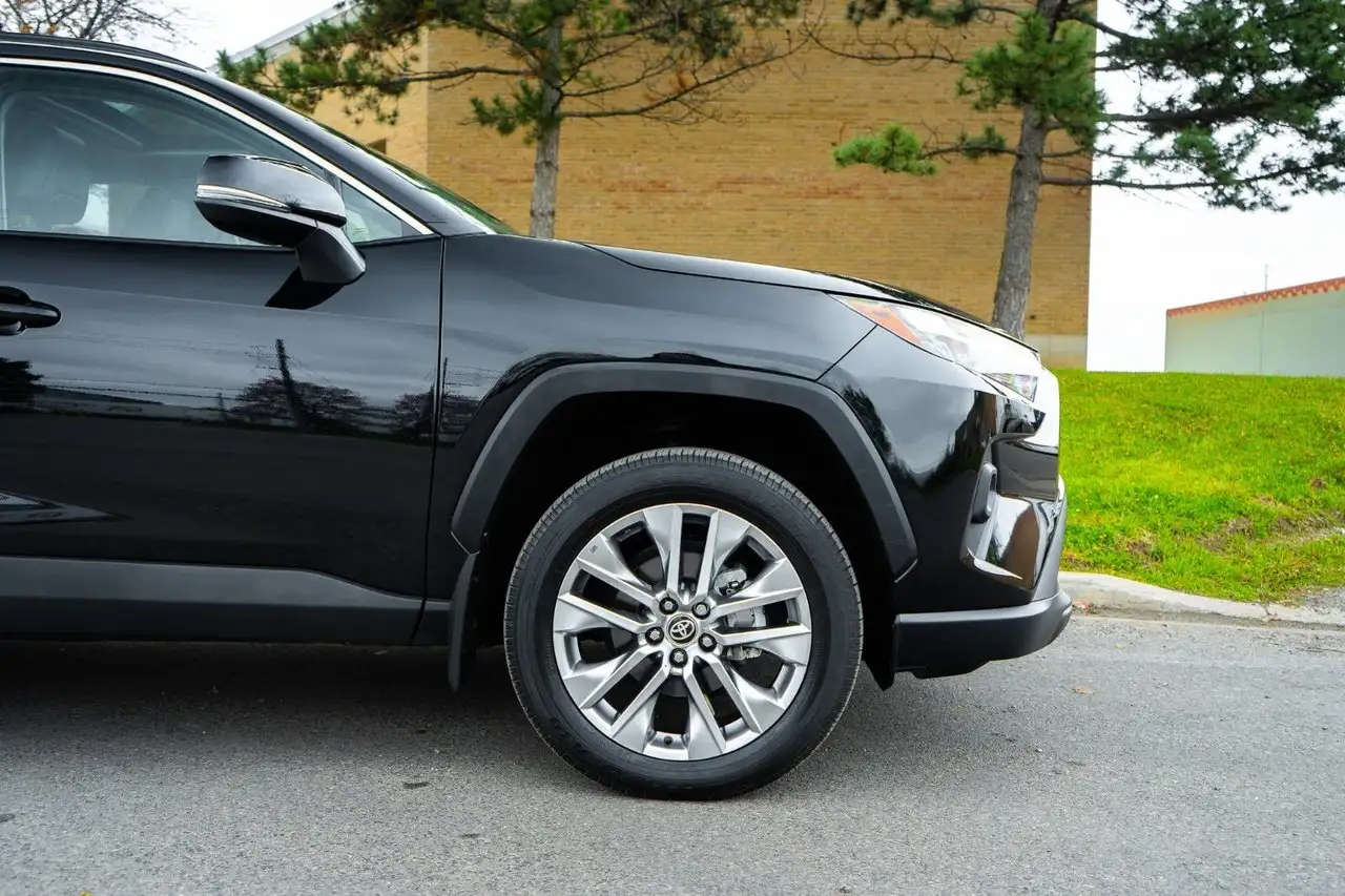 Toyota RAV 4 снимка Toyota RAV 4