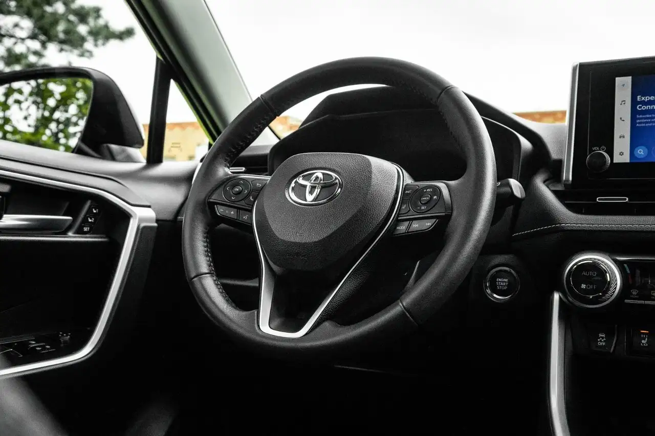 Toyota RAV 4 снимка Toyota RAV 4
