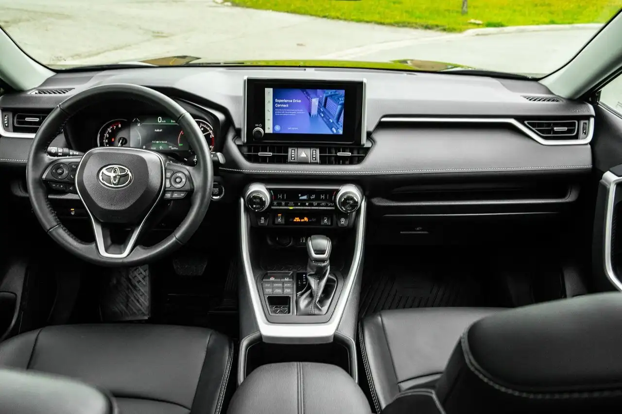 Toyota RAV 4 снимка Toyota RAV 4