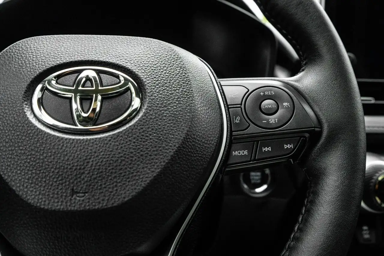Toyota RAV 4 снимка Toyota RAV 4