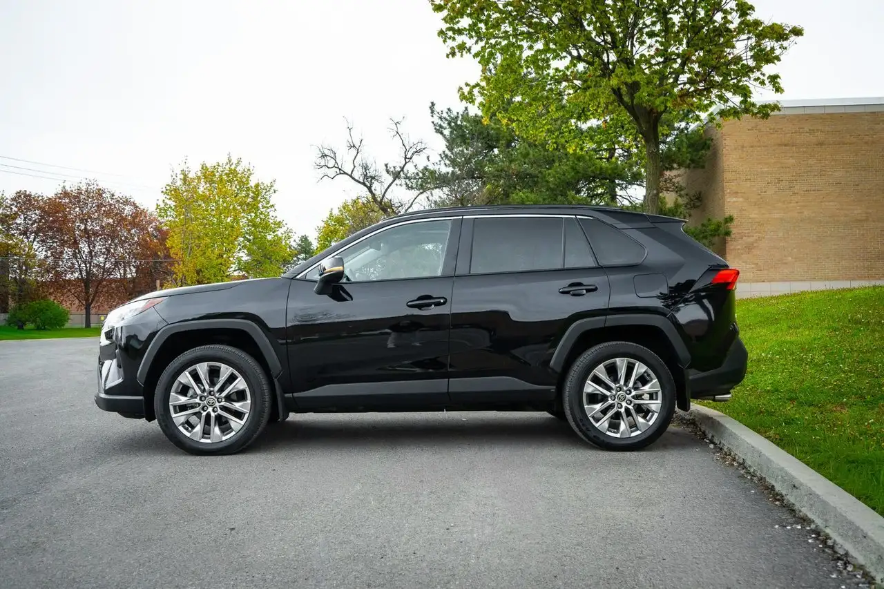 Toyota RAV 4 снимка Toyota RAV 4