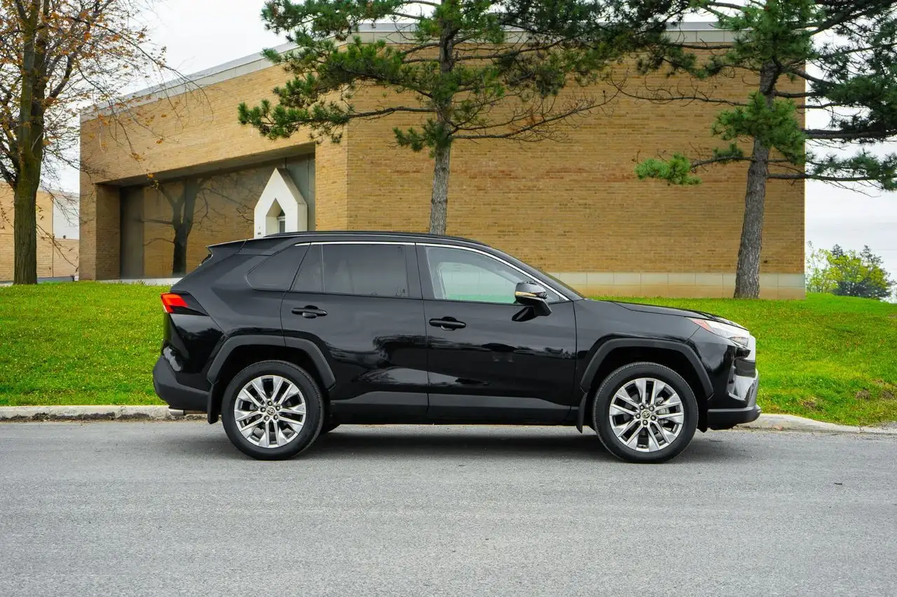 Toyota RAV 4 снимка Toyota RAV 4