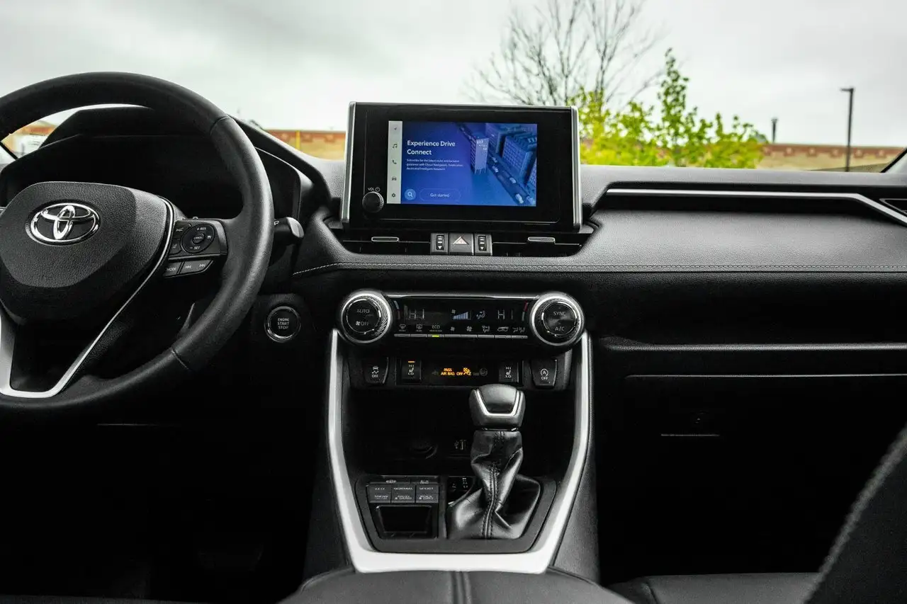 Toyota RAV 4 снимка Toyota RAV 4