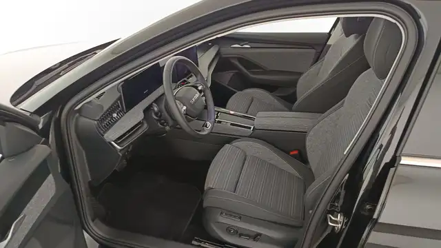 Skoda Superb view 9