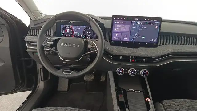 Skoda Superb view 12