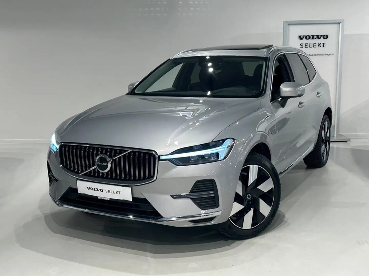 Volvo XC60 T6 Recharge + electr trekhaak Šedá - 1